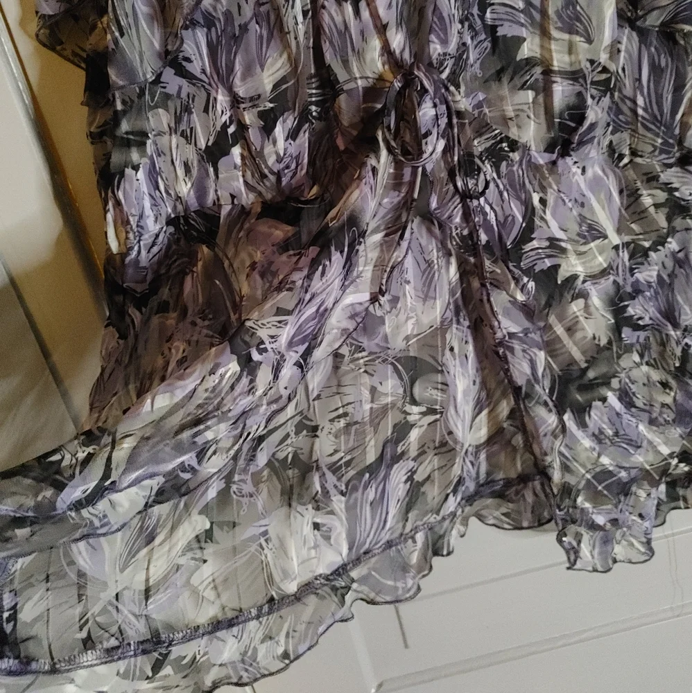 2/$30 Reitmans Pleated Look Sheer blouse - Picture 4 of 8